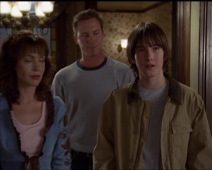 Charmed-Online-dot-net_5x05WitchesInTights2186.jpg