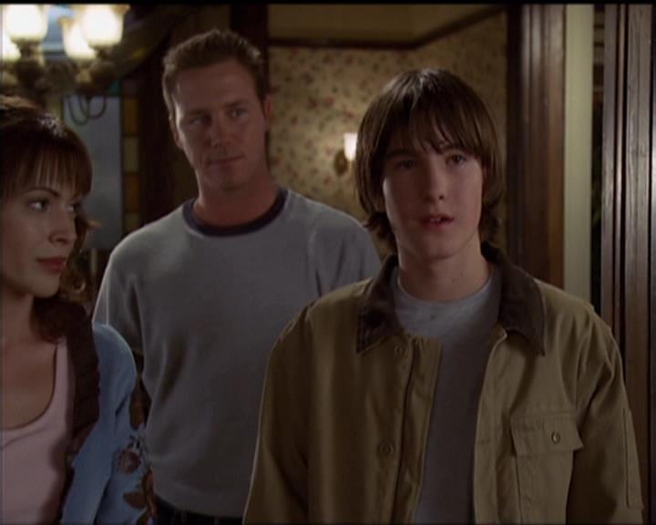 Charmed-Online-dot-net_5x05WitchesInTights2187.jpg