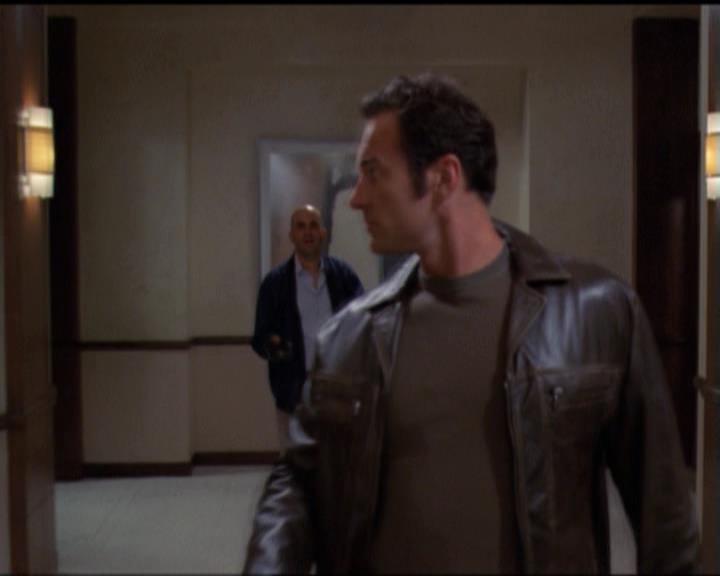 Charmed-Online-dot-net_5x05WitchesInTights2196.jpg