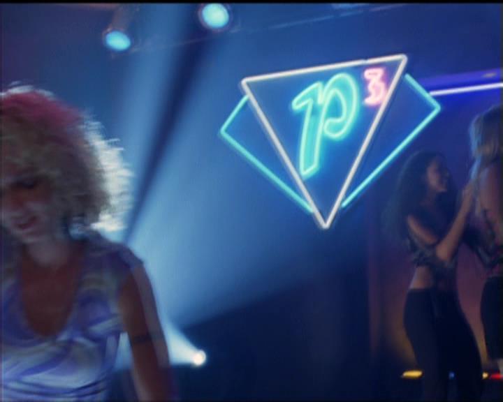 Charmed-Online-dot-net_5x05WitchesInTights2235.jpg