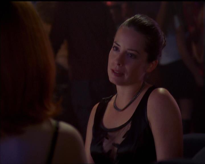 Charmed-Online-dot-net_5x05WitchesInTights2281.jpg