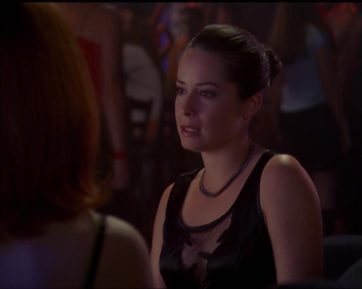Charmed-Online-dot-net_5x05WitchesInTights2282.jpg