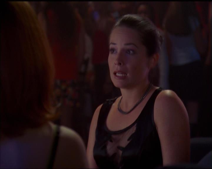Charmed-Online-dot-net_5x05WitchesInTights2285.jpg