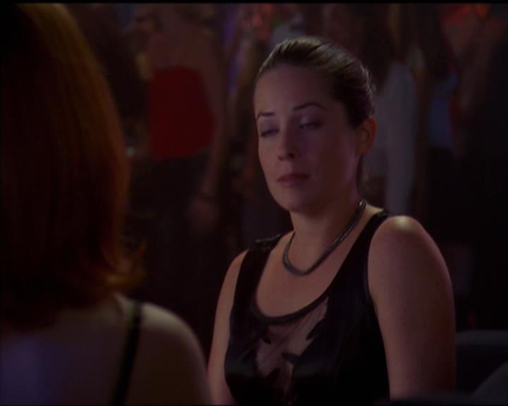 Charmed-Online-dot-net_5x05WitchesInTights2286.jpg