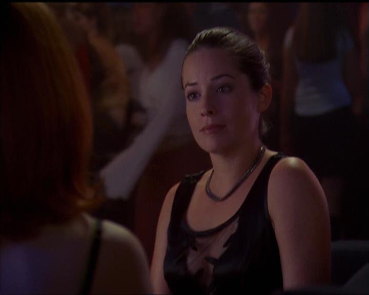 Charmed-Online-dot-net_5x05WitchesInTights2287.jpg