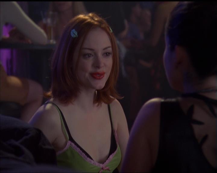 Charmed-Online-dot-net_5x05WitchesInTights2290.jpg