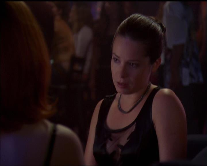 Charmed-Online-dot-net_5x05WitchesInTights2293.jpg