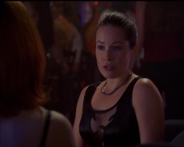 Charmed-Online-dot-net_5x05WitchesInTights2295.jpg