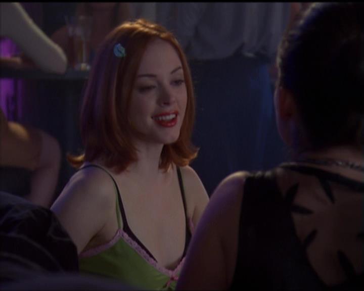 Charmed-Online-dot-net_5x05WitchesInTights2306.jpg