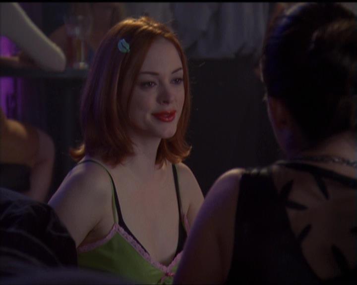 Charmed-Online-dot-net_5x05WitchesInTights2309.jpg