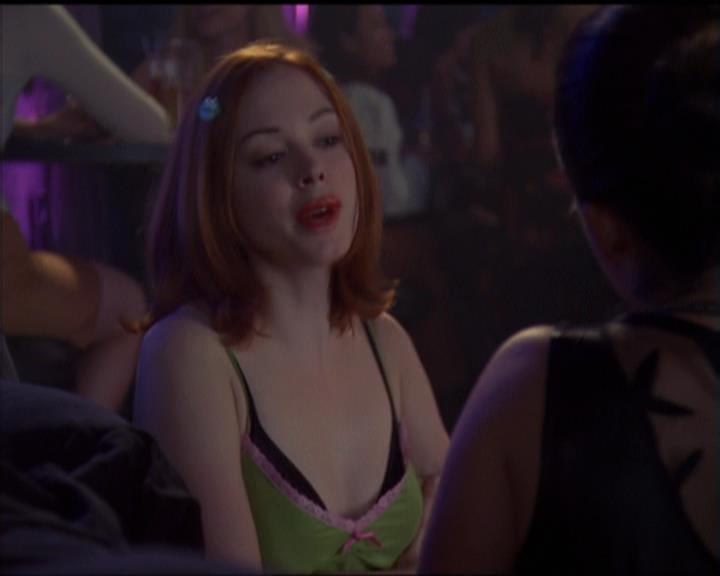 Charmed-Online-dot-net_5x05WitchesInTights2313.jpg