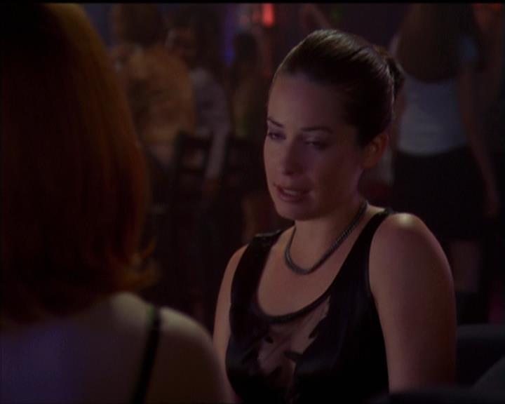 Charmed-Online-dot-net_5x05WitchesInTights2320.jpg