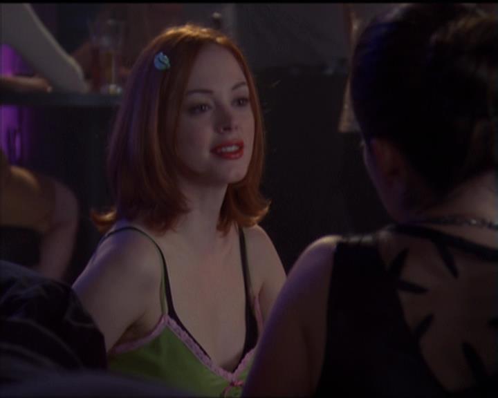 Charmed-Online-dot-net_5x05WitchesInTights2322.jpg