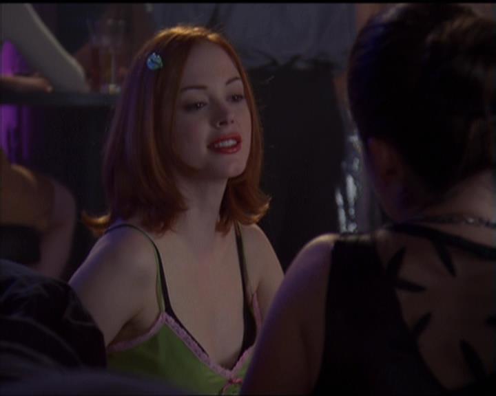 Charmed-Online-dot-net_5x05WitchesInTights2323.jpg