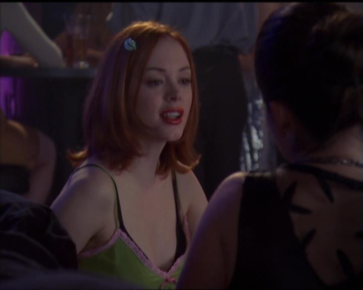 Charmed-Online-dot-net_5x05WitchesInTights2324.jpg