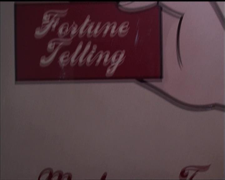 Charmed-Online-dot-net_5x06TheEyesHaveIt0002.jpg