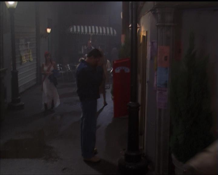 Charmed-Online-dot-net_5x06TheEyesHaveIt0005.jpg