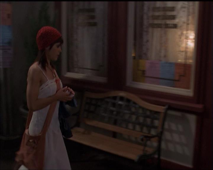 Charmed-Online-dot-net_5x06TheEyesHaveIt0010.jpg