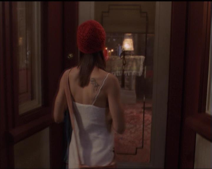 Charmed-Online-dot-net_5x06TheEyesHaveIt0012.jpg