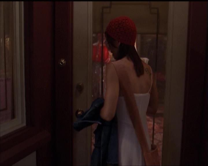 Charmed-Online-dot-net_5x06TheEyesHaveIt0013.jpg