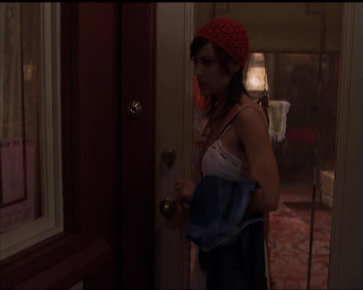 Charmed-Online-dot-net_5x06TheEyesHaveIt0014.jpg