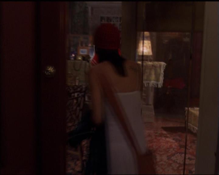 Charmed-Online-dot-net_5x06TheEyesHaveIt0017.jpg
