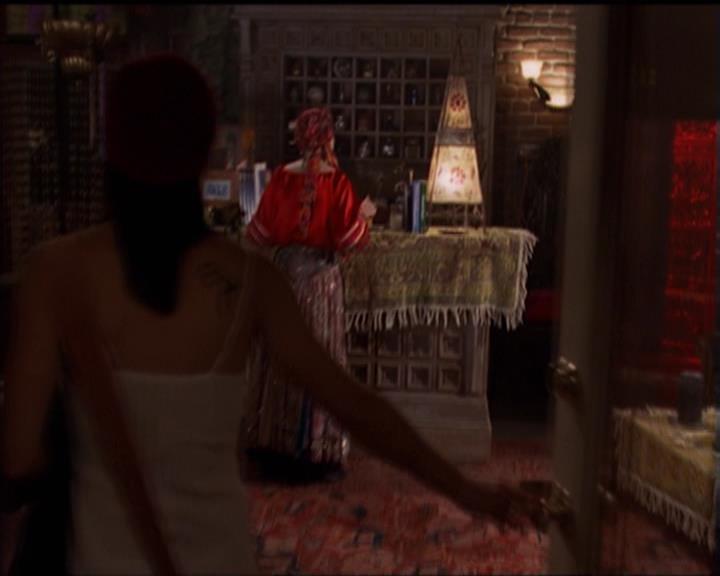 Charmed-Online-dot-net_5x06TheEyesHaveIt0018.jpg