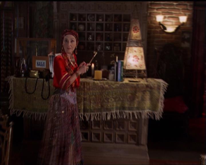 Charmed-Online-dot-net_5x06TheEyesHaveIt0020.jpg