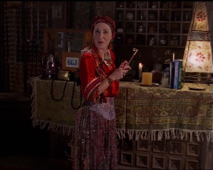 Charmed-Online-dot-net_5x06TheEyesHaveIt0022.jpg