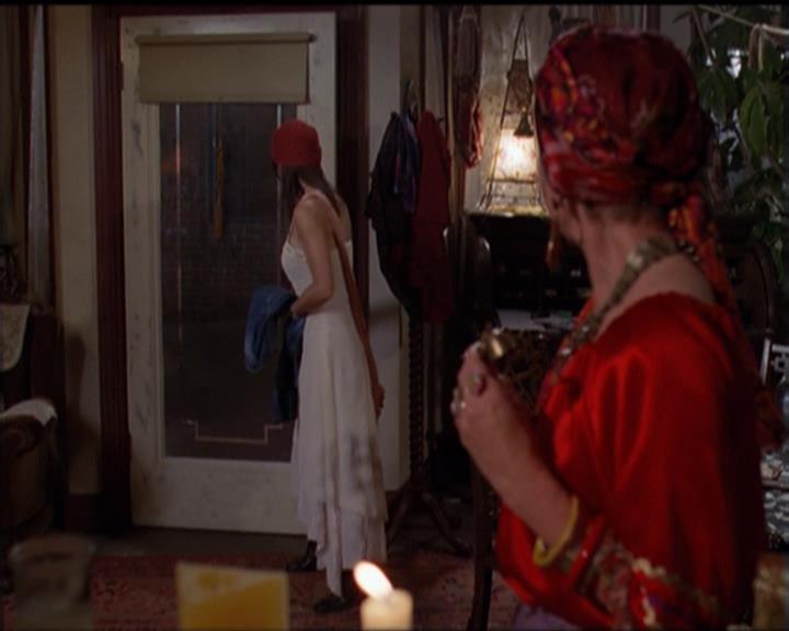 Charmed-Online-dot-net_5x06TheEyesHaveIt0025.jpg