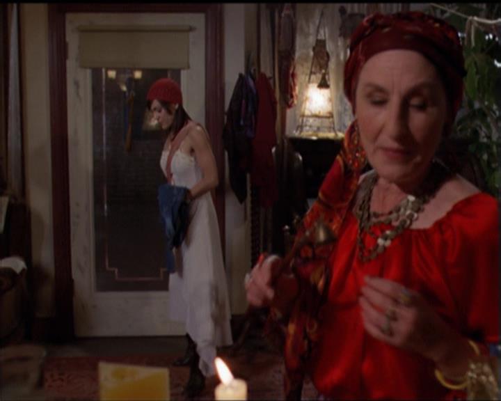 Charmed-Online-dot-net_5x06TheEyesHaveIt0026.jpg