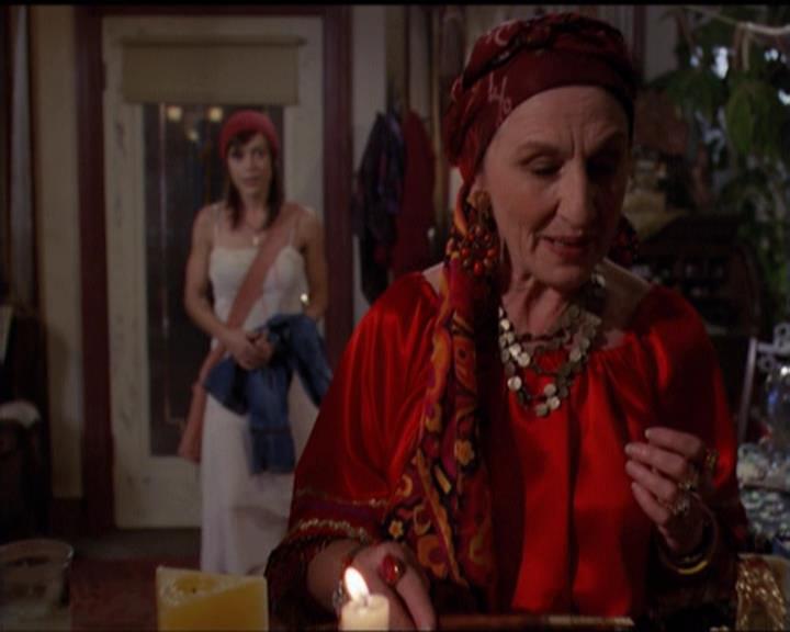 Charmed-Online-dot-net_5x06TheEyesHaveIt0027.jpg