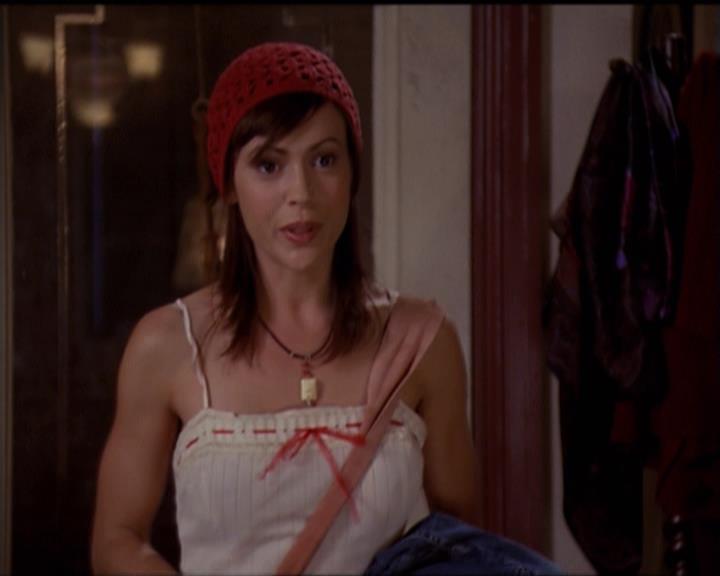 Charmed-Online-dot-net_5x06TheEyesHaveIt0031.jpg
