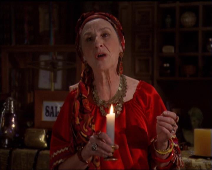 Charmed-Online-dot-net_5x06TheEyesHaveIt0034.jpg