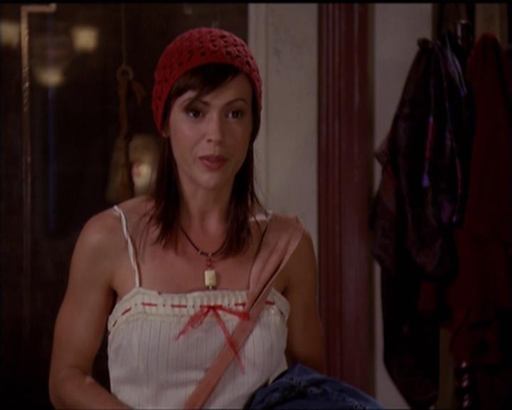 Charmed-Online-dot-net_5x06TheEyesHaveIt0044.jpg