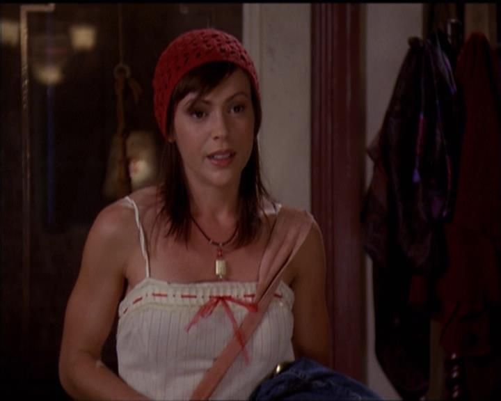 Charmed-Online-dot-net_5x06TheEyesHaveIt0047.jpg