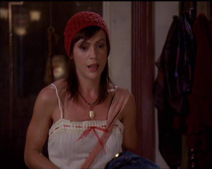 Charmed-Online-dot-net_5x06TheEyesHaveIt0049.jpg