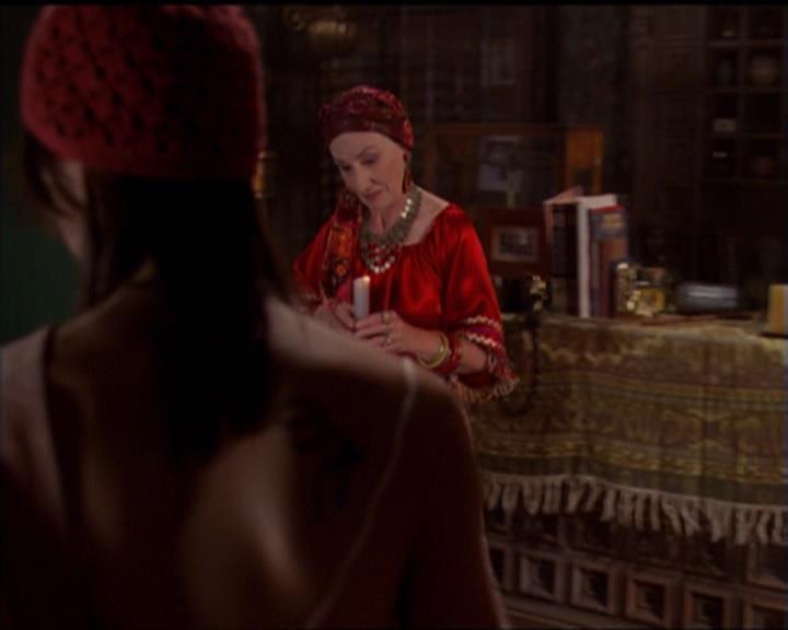 Charmed-Online-dot-net_5x06TheEyesHaveIt0051.jpg