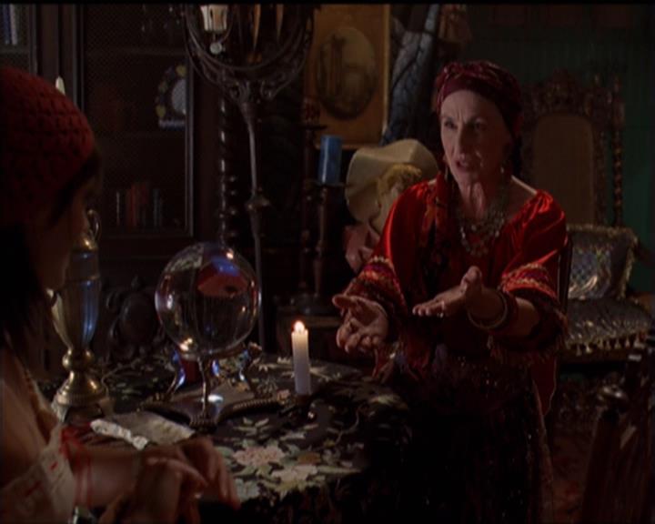 Charmed-Online-dot-net_5x06TheEyesHaveIt0055.jpg