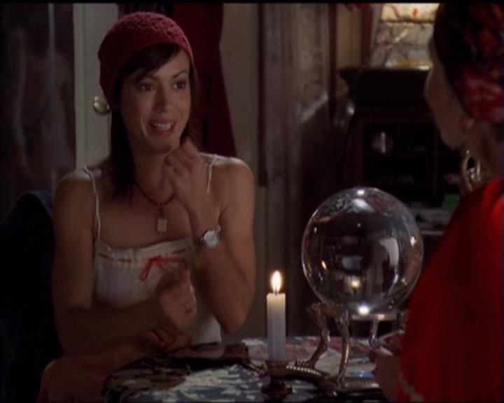 Charmed-Online-dot-net_5x06TheEyesHaveIt0059.jpg