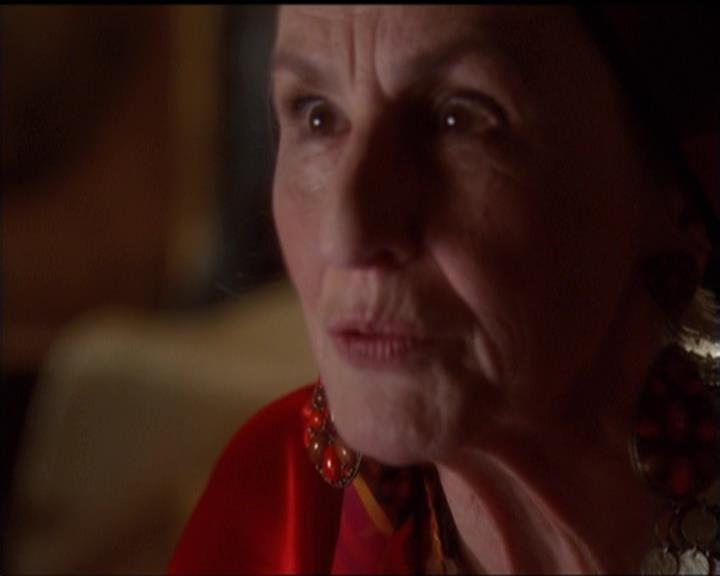 Charmed-Online-dot-net_5x06TheEyesHaveIt0069.jpg