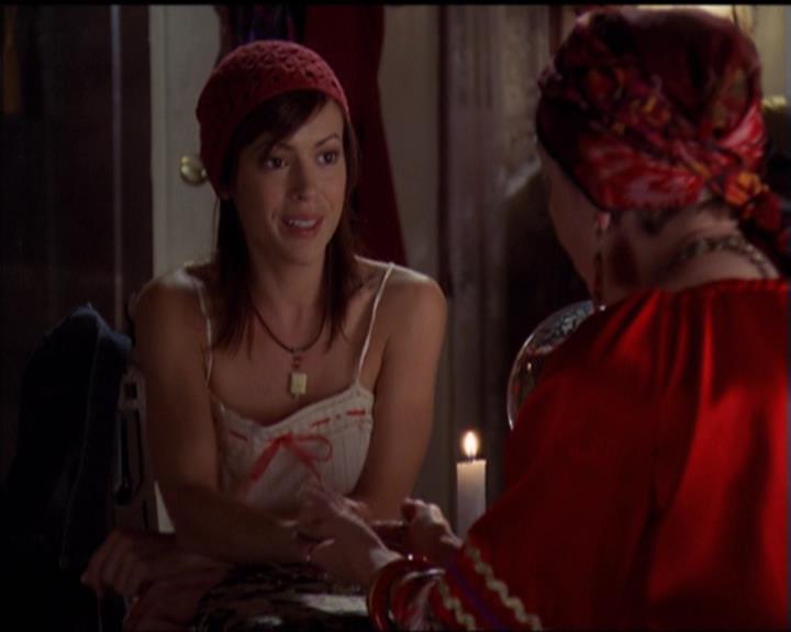 Charmed-Online-dot-net_5x06TheEyesHaveIt0071.jpg