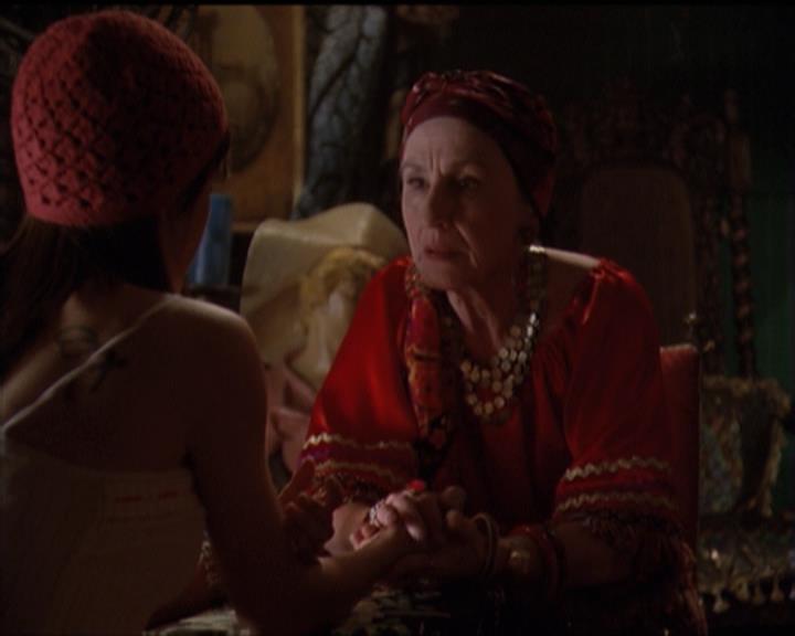 Charmed-Online-dot-net_5x06TheEyesHaveIt0073.jpg