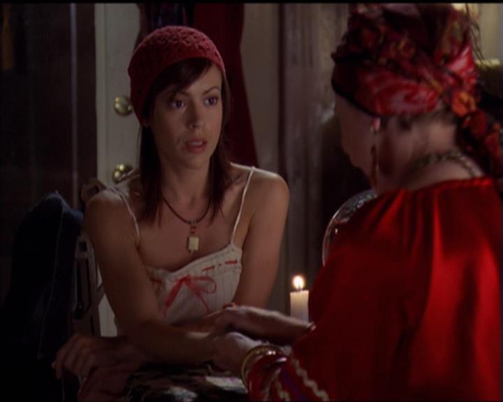 Charmed-Online-dot-net_5x06TheEyesHaveIt0076.jpg