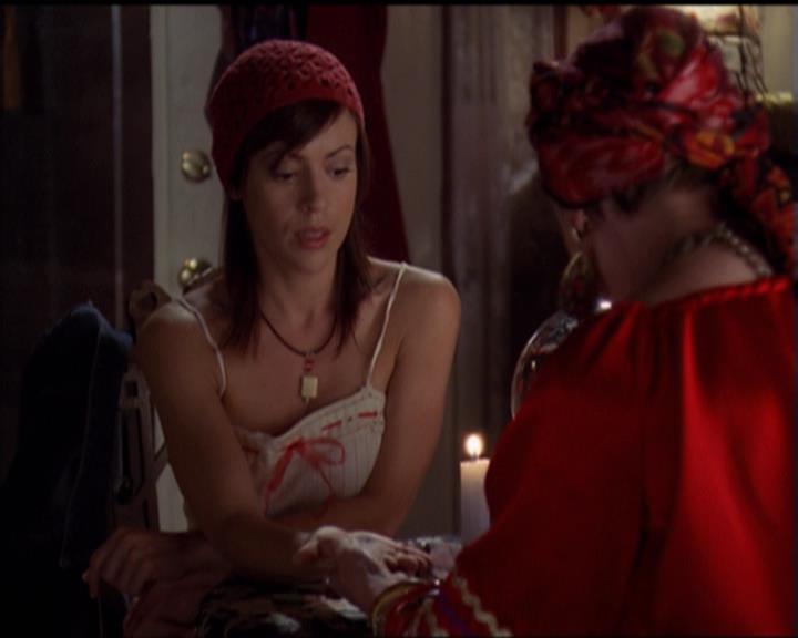 Charmed-Online-dot-net_5x06TheEyesHaveIt0078.jpg