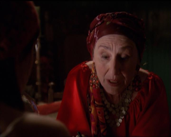 Charmed-Online-dot-net_5x06TheEyesHaveIt0086.jpg
