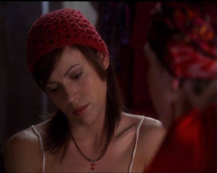 Charmed-Online-dot-net_5x06TheEyesHaveIt0088.jpg