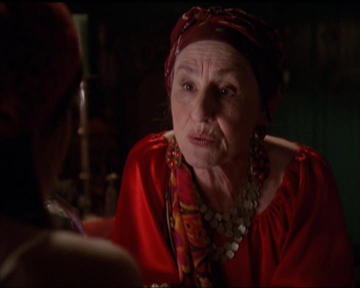 Charmed-Online-dot-net_5x06TheEyesHaveIt0092.jpg