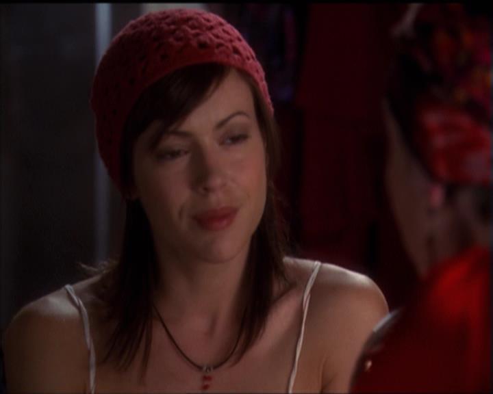 Charmed-Online-dot-net_5x06TheEyesHaveIt0094.jpg