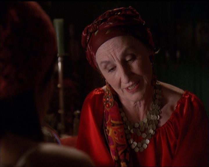 Charmed-Online-dot-net_5x06TheEyesHaveIt0106.jpg